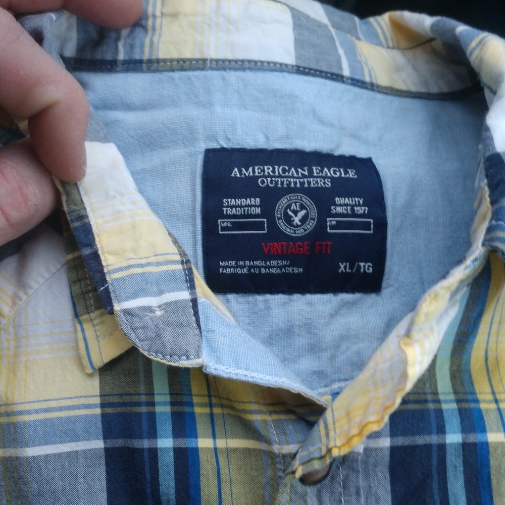 Very very nice American Eagle shirts ×3